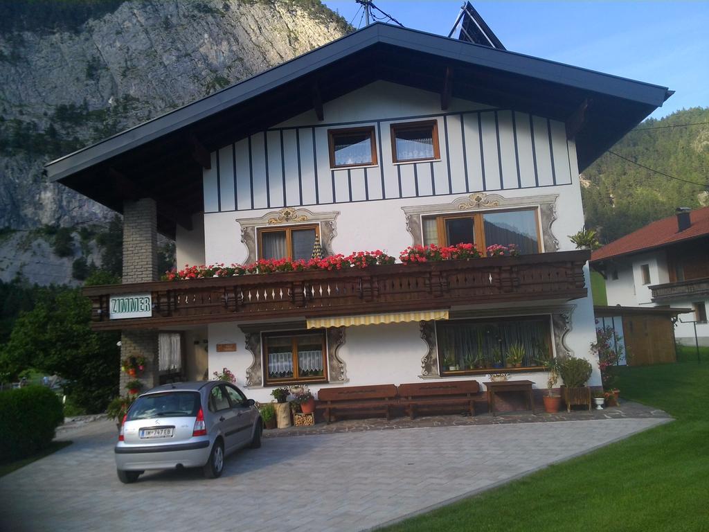 Haus Scholl Acomodação com café da manhã Nassereith Exterior foto
